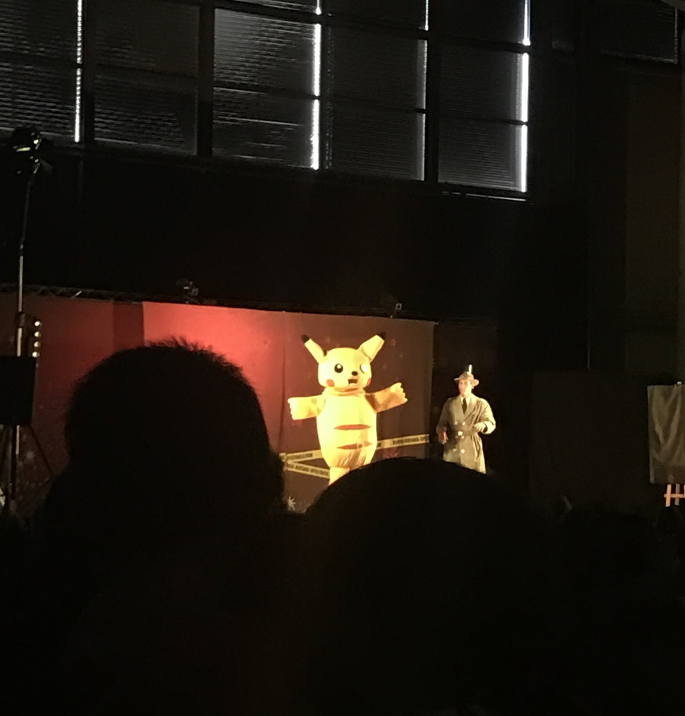 Samedi 17 Décembre 2016 : Arbre de Noël à l'occasion des 40 ans du Père Noël Vert à L'espace des Trois Provinces, à Brive. Le spectacle était superbe, les enfants se sont amusés et ont bien mangés ! De plus, ils ont eu la chance de voir Dark Vador, Cruella, Ratatouille, Pikachu, l'Inspecteur Gadget, le Capitaine Crochet, Dora, Bob Razowski et bien-sûr le Père Noël, qui a offert à chaque enfant un cadeau tout neuf !!